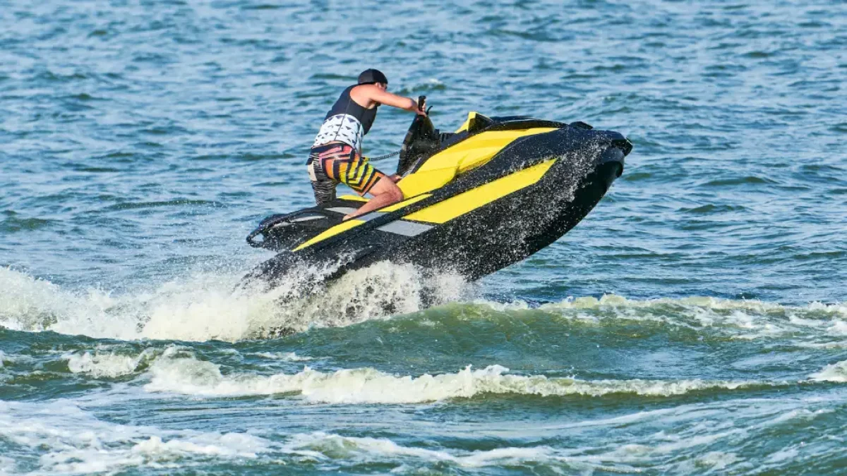 jet ski in motion representing Montana vehicle registration for recreational watercraft